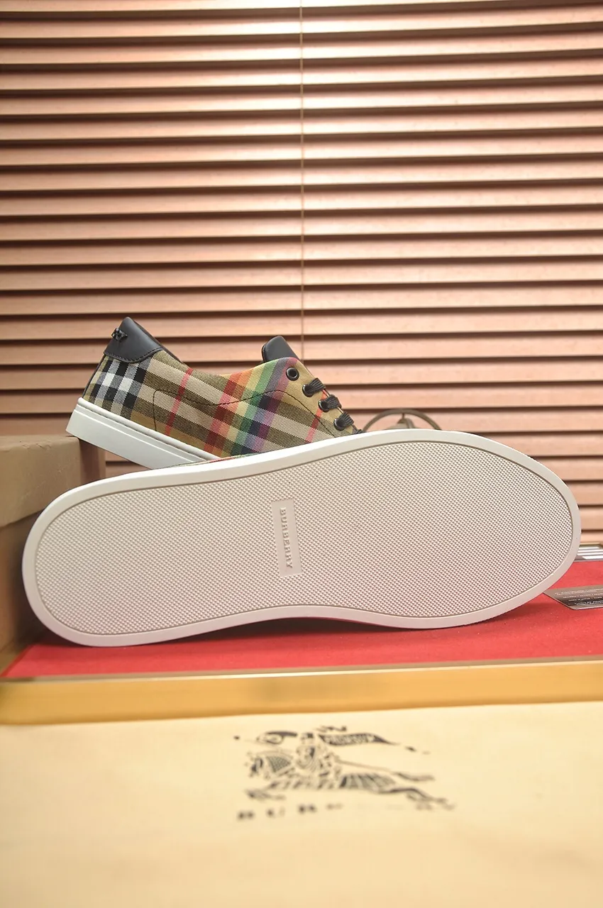 Men's shoes💰480💶[Burberry] (cowhide lining) classic low-top sneakers｜Imported cowhide with classic plaid fabric｜Cow leather lining｜Original outsole｜Fine workmanship and comfortable to wear Size: 38-44 (customized at 45)